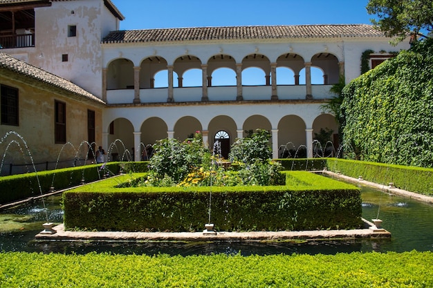 The courtyard of the palace of the alhambra