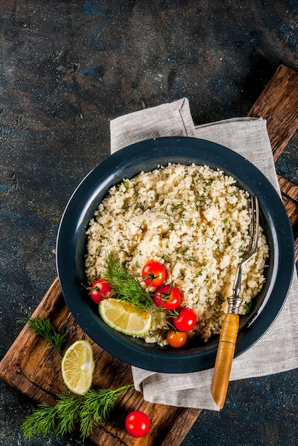 Couscous met verse groenten en kruiden