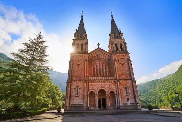 Covadonga католическое святилище Базилика Астурия