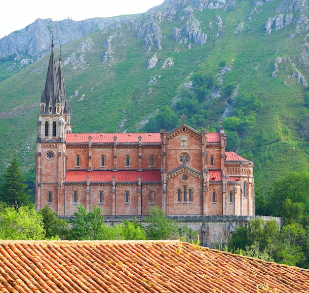 Covadonga katholiek heiligdom Basiliek Asturië