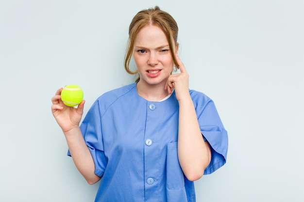 Photo covering ears with hands