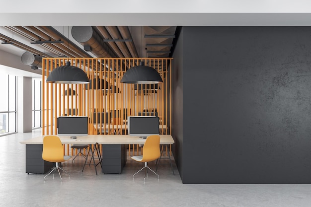 Coworking kantoor interieur met lege zwarte muur