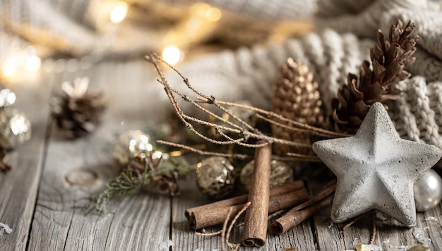 Fondo accogliente di natale con il primo piano decorativo della stella