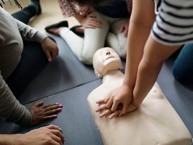 CPR eerste hulp training klasse