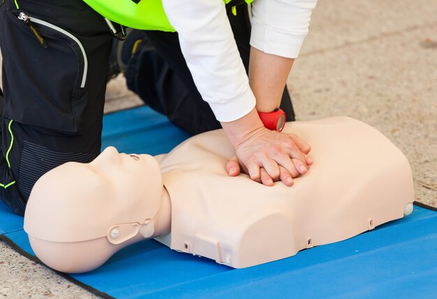 CPR training with dummy