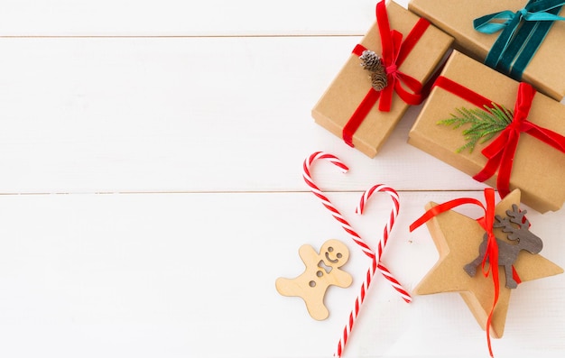 크리스마스 또는 새해를 위한 공예 선물 상자