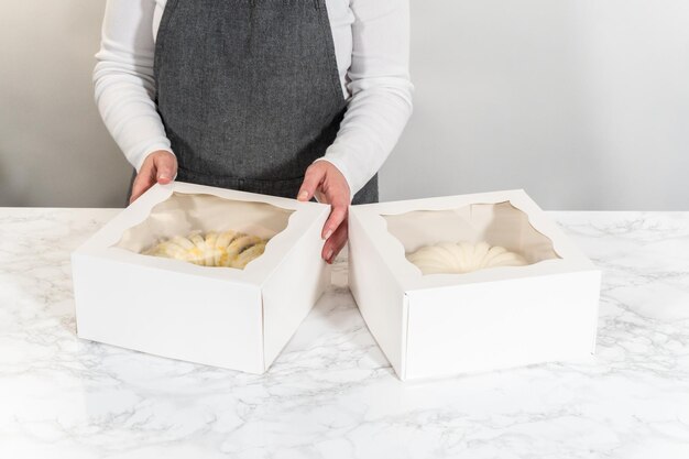 Foto preparare torte al limone, ai mirtilli e alla vaniglia