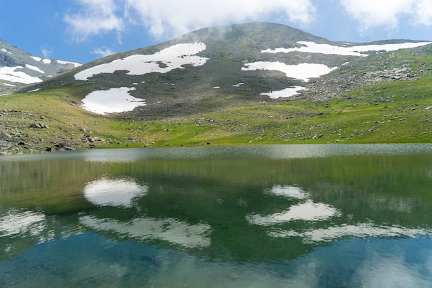 Crater Lake Sky and Reflection, 기레순 - 터키