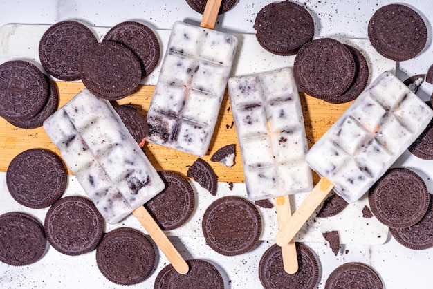 Cream and cookie popsicles ice cream