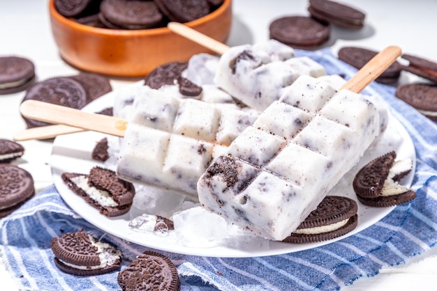 Cream and cookie popsicles ice cream