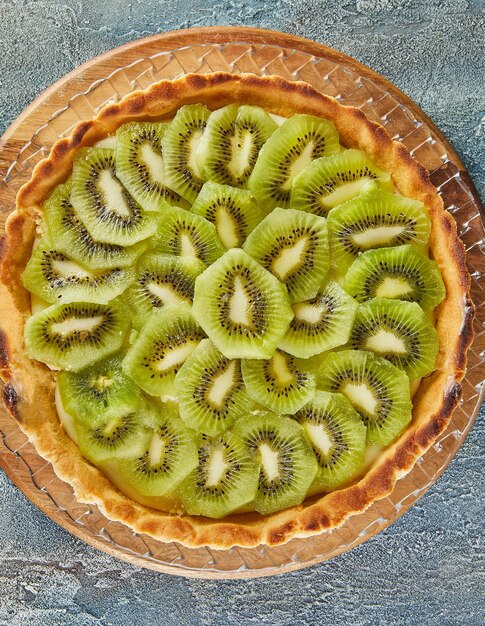 Cream pie met citroen en kiwi Franse gastronomische keuken