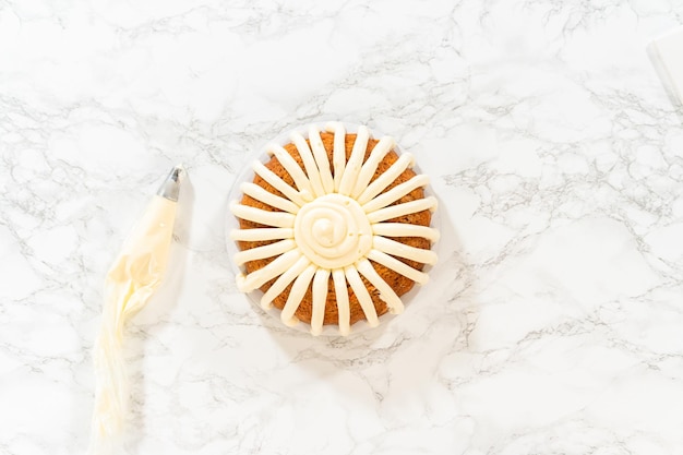 Creamy indulgence wortel bundt cake met roomkaas glazuur