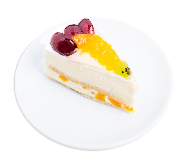 Creamy yougurt mousse cake with fruits