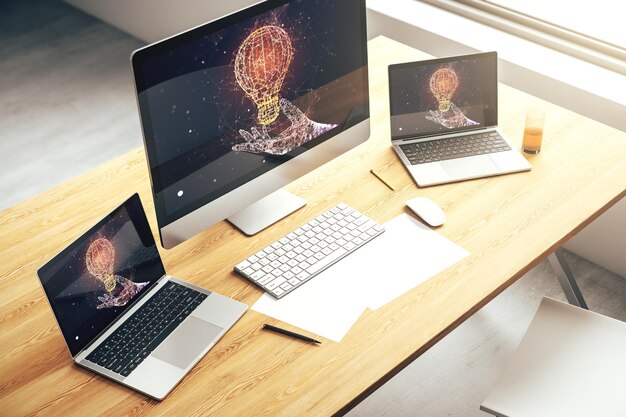 Creatief ideeconcept met gloeilampenillustratie op het moderne laptop scherm 3D Rendering