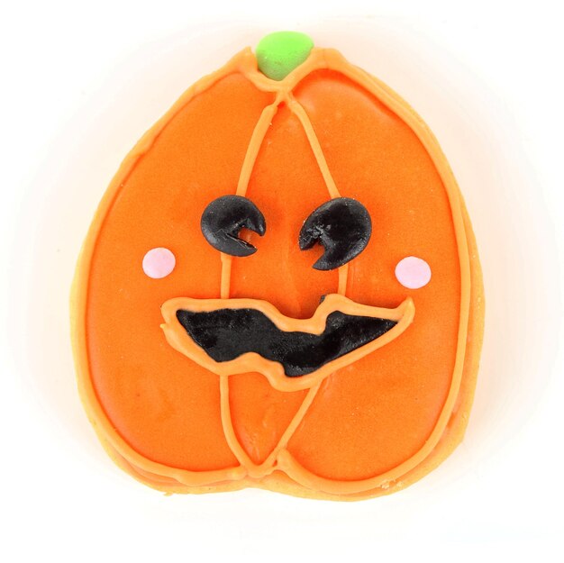 Creatief koekje voor Halloween-feest geïsoleerd op een witte achtergrond