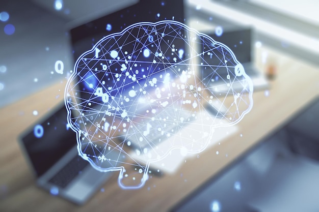 Creatief kunstmatige intelligentieconcept met menselijk breinhologram en moderne desktop met computer op achtergrond Multiexposure