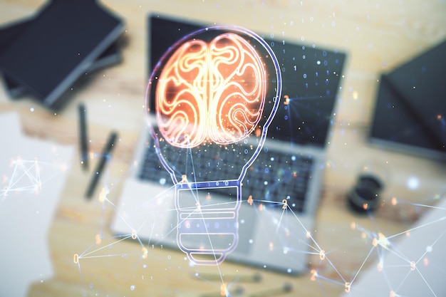 Creatieve gloeilamp met menselijk breinhologram op moderne laptop achtergrond kunstmatige intelligentie en neurale netwerken concept Multiexposure