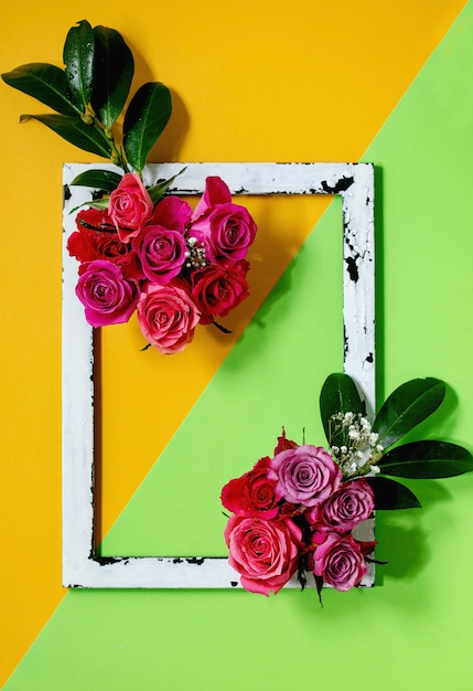 Creatieve lay-out rozen bloemen