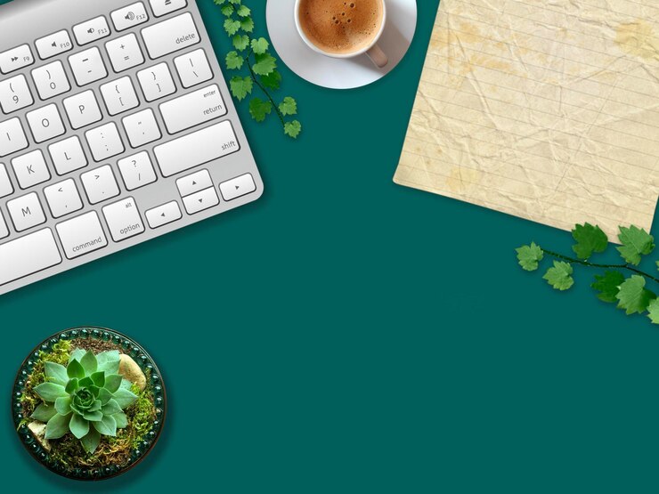 Creatieve platte lay-out van Desktop Stationery Keyboard-koptelefoons en Lifestyle-items op Turquoise Achtergrond met Kopieerruimte