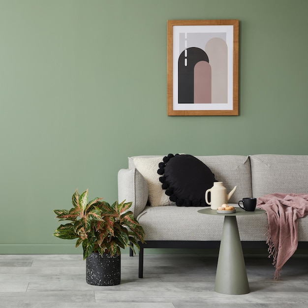 Креативная композиция интерьера гостиной с современными диванными украшениями для дома и личными аксессуарами Эвкалиптовая стена Template Copy space