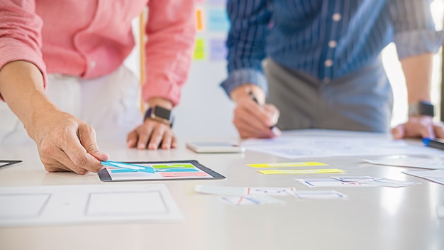Приложение Creative Web Designer для планирования и разработки макета шаблона, фреймворка для мобильного телефона. Концепция пользовательского опыта (UX).