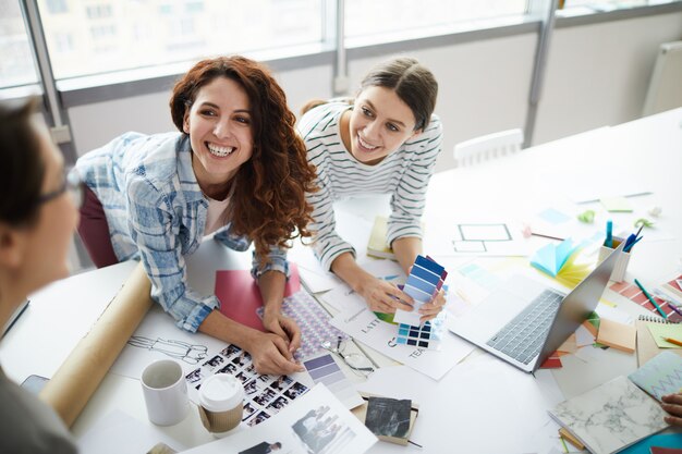 Team femminile creativo