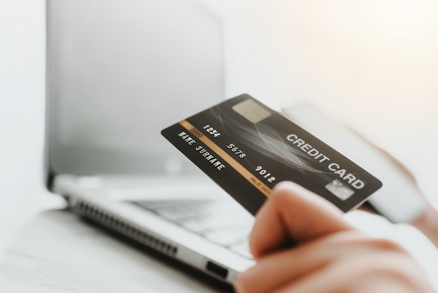 Creditcard gebruiken voor online winkelen of betalen