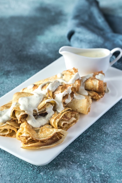 Crepes with blue cheese sauce