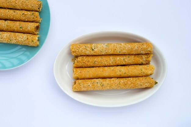 Crispy egg rolls with seaweed