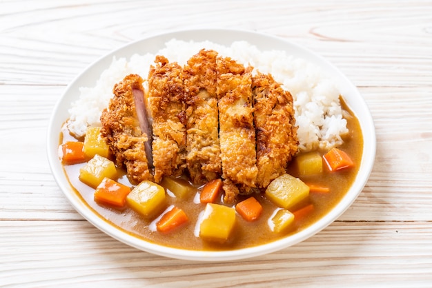 Crispy fried pork cutlet with curry and rice