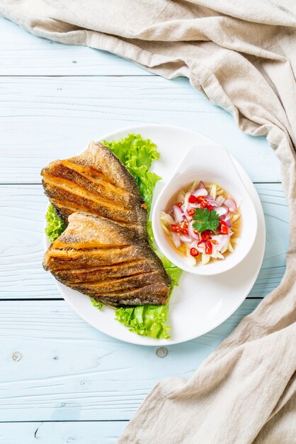 crispy gourami fish with spicy salad