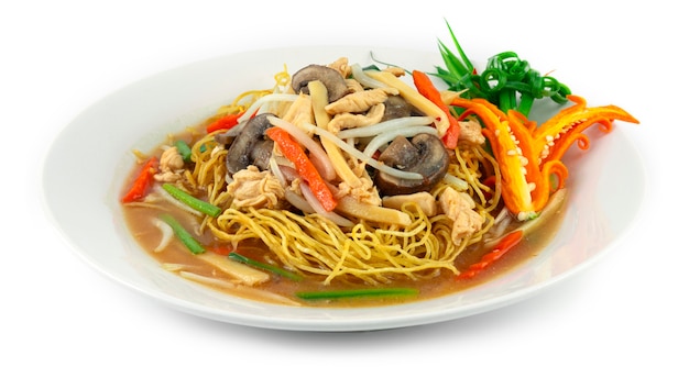 Crispy Noodles in Thick Gravy with Chicken Xiang Jian Ji Si Mian ingredients bamboo shoots Mushroom carrotsbean sprouts chives Chinese and Thai Food fusion Style Decoration carved vegetables