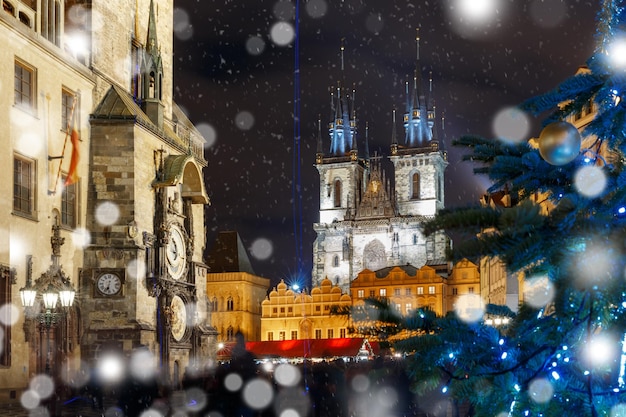 Piazza della città vecchia di natale a praga repubblica ceca