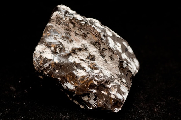 Образец минерального кристобалита