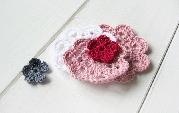 Crochet thread flowers