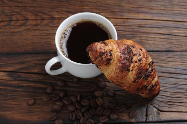 Croissant en koffie