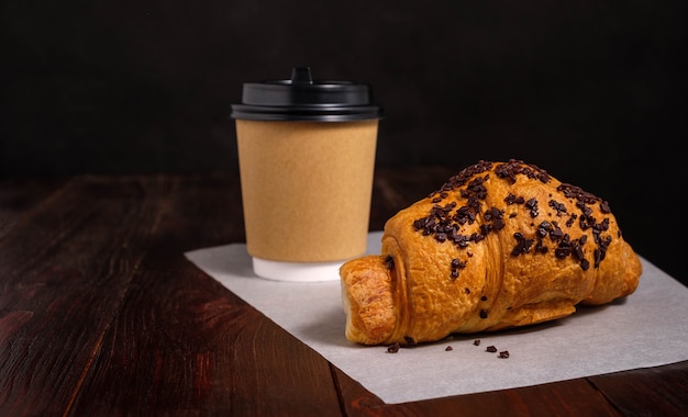 Croissant en koffie