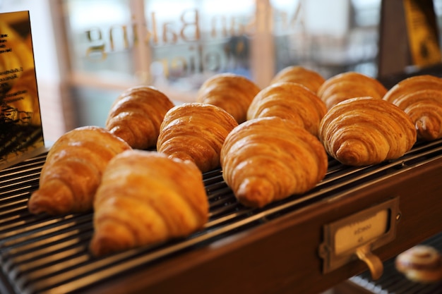 Croissant in bakkerij