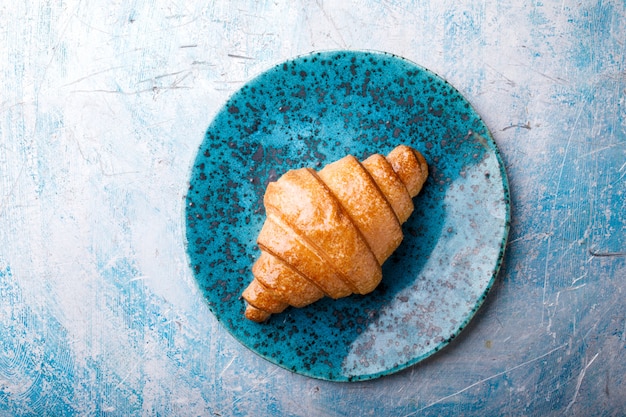 Croissant ontbijt vers bakken.