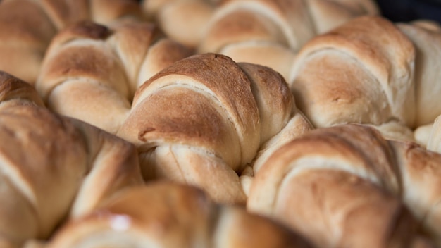 Croissant vers uit de oven