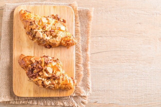 croissant with almonds