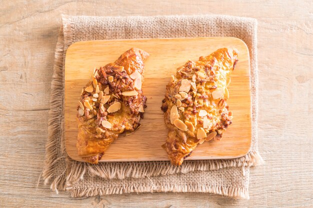 croissant with almonds