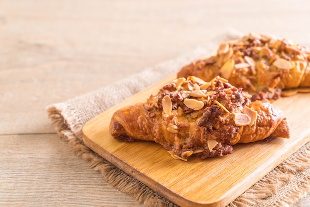 croissant with almonds