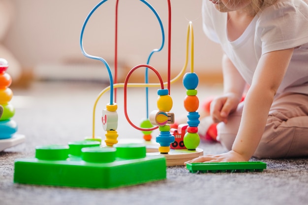 Photo crop child with toy