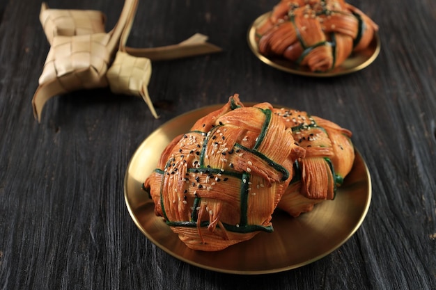 Foto cropat croissant ketupat