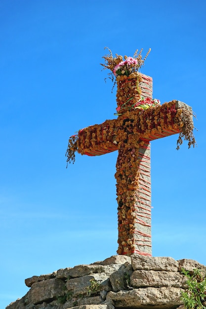 Крест на смотровой площадке Андского кондора в каньоне Колка, Арекипа, Перу