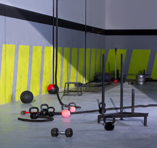 Crossfit kettlebells touwen en hamergymnastiekmuurkogels