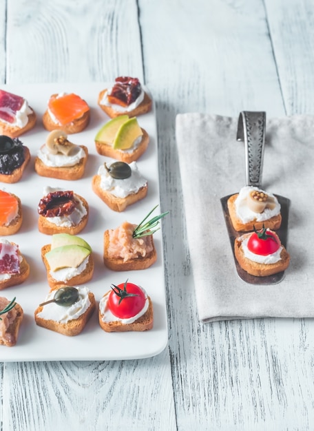 Crostini met verschillende toppings