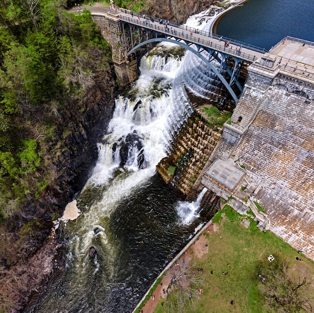 Foto le cascate d'acqua di croton gorge nella contea di westchester, new york.