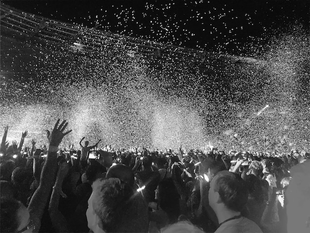 写真 音楽コンサートの群衆